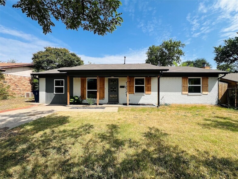 1621 Running River Rd in Garland, TX - Building Photo