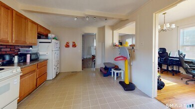 17 Landin St in Woodbridge, CT - Building Photo - Building Photo