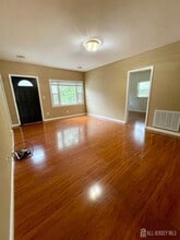 1387 Finnegans Ln in North Brunswick, NJ - Building Photo - Building Photo