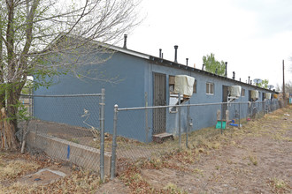 2700 Viola Dr SW in Albuquerque, NM - Building Photo - Building Photo