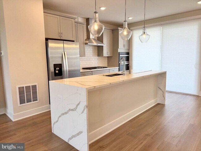 1745 Riverbluff Ave in Dumfries, VA - Building Photo - Building Photo