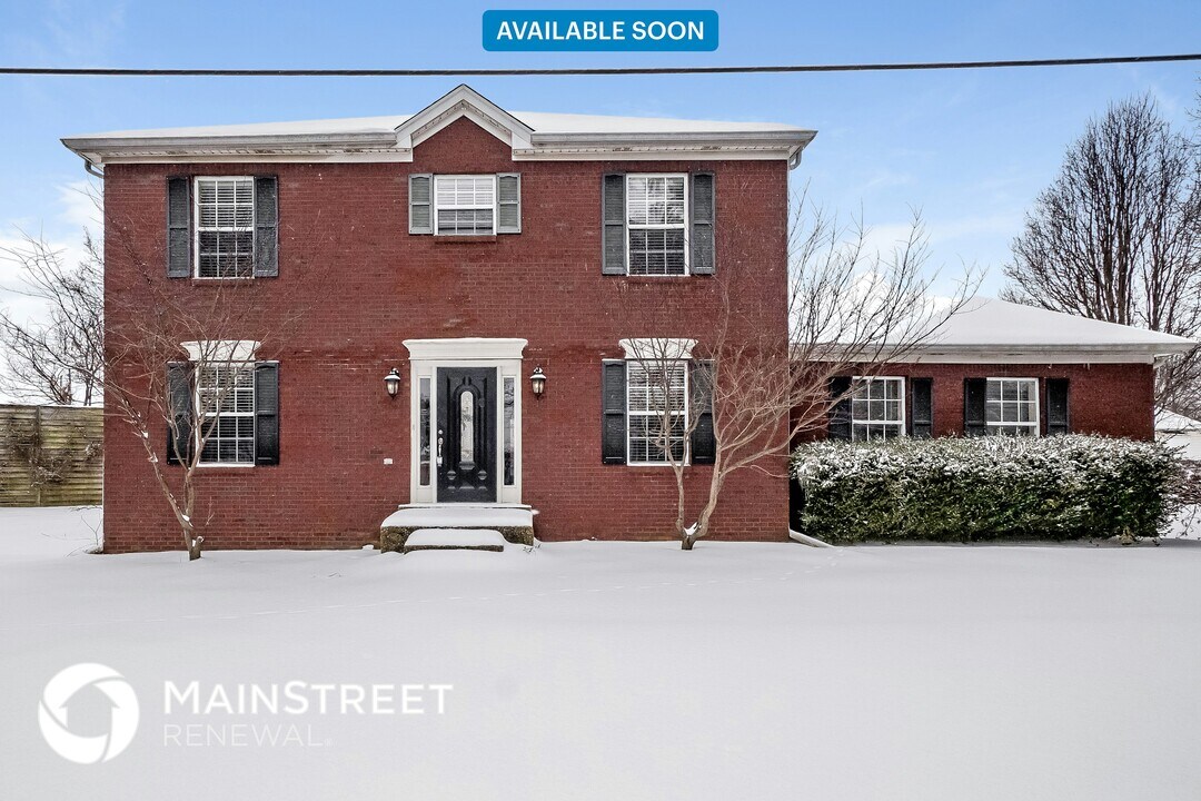 4200 Evershead Pl in Louisville, KY - Building Photo