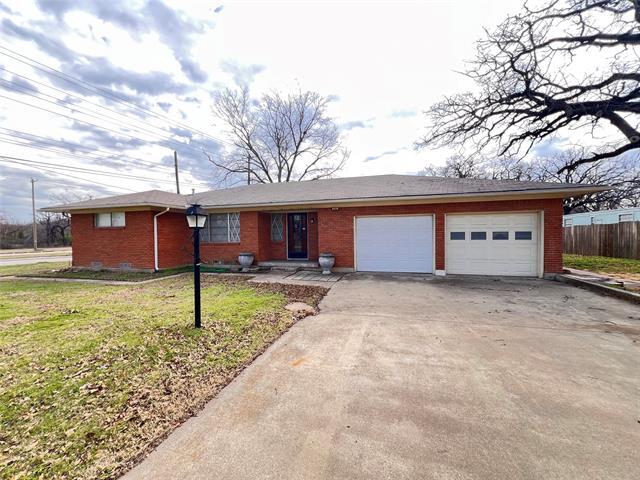 3920 Gayla Ln in Denton, TX - Building Photo