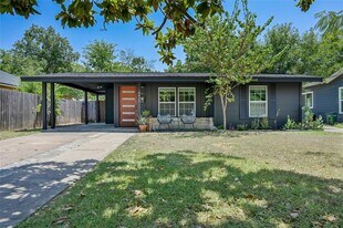 8415 Bowling Green Dr in Austin, TX - Building Photo