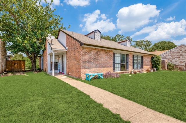 7037 Pineberry Rd in Dallas, TX - Building Photo