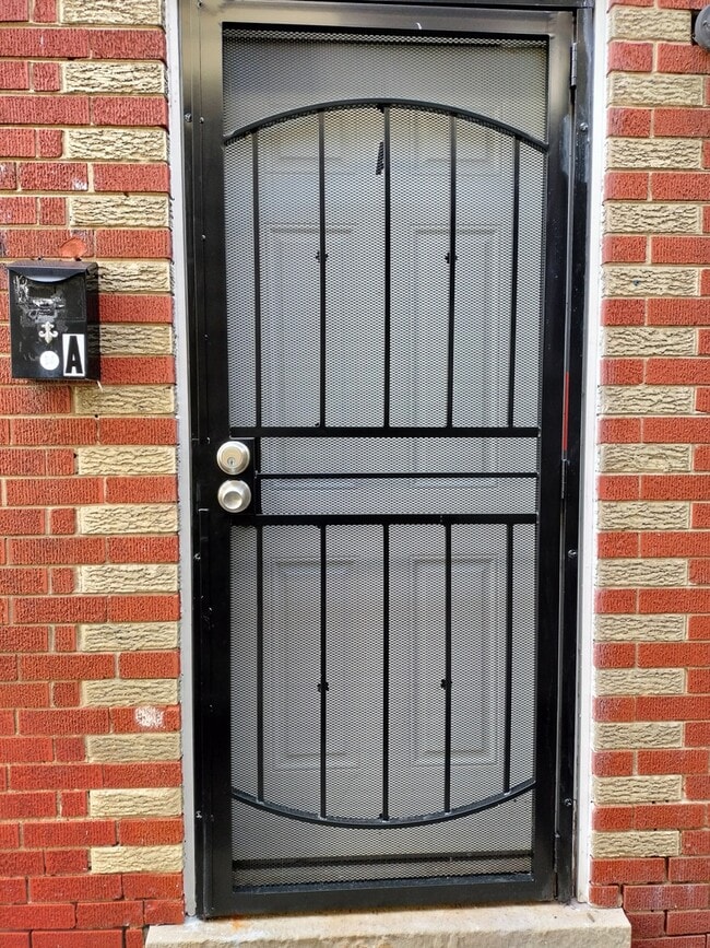 7910 S Muskegon Ave in Chicago, IL - Building Photo - Building Photo