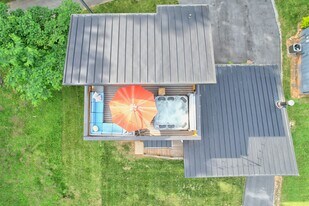 122 Cannon St in Clayton, GA - Building Photo