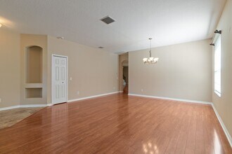 29725 Cedar Waxwing Dr in Wesley Chapel, FL - Building Photo - Building Photo