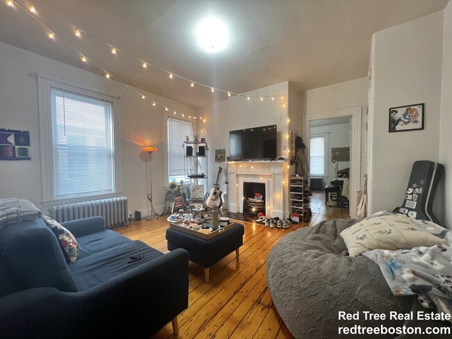 25 Pratt St, Unit 1