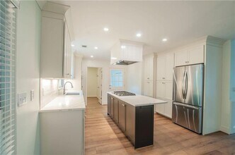372 Lynne Cir in Alpharetta, GA - Building Photo - Building Photo