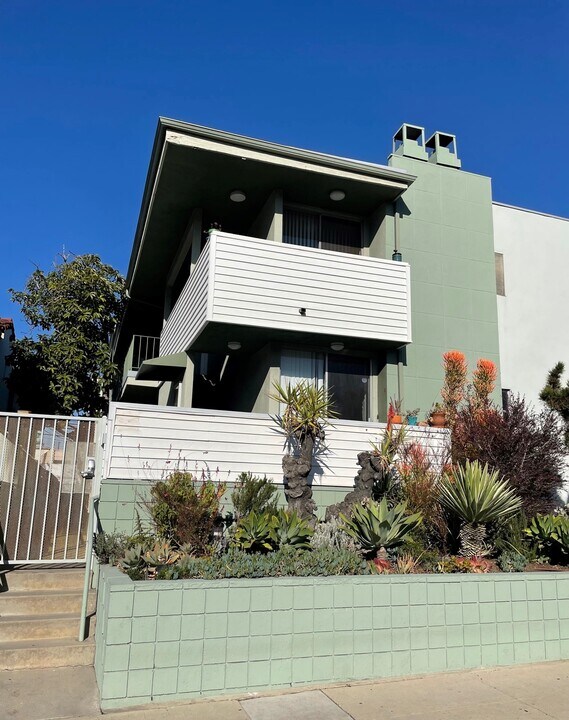 8315 Blackburn Ave, unit 9 in Los Angeles, CA - Building Photo