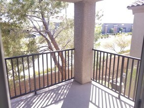 4625 Centisimo Dr-Unit -UNIT 203 in North Las Vegas, NV - Building Photo - Building Photo