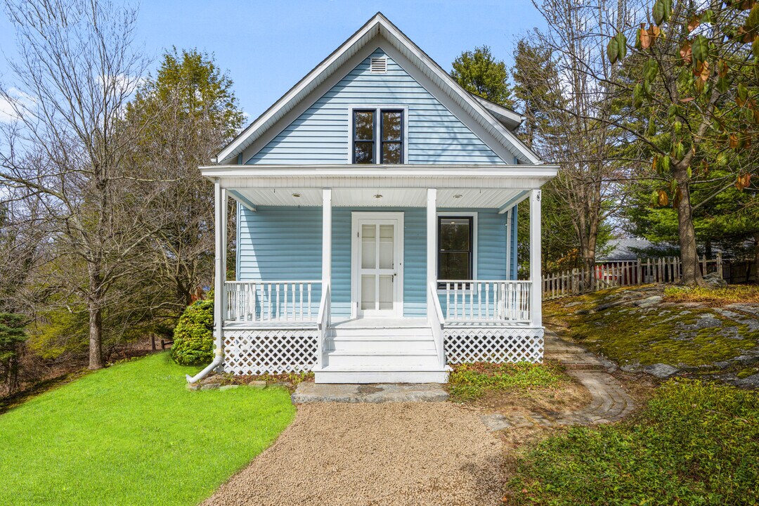 1 Weber Hill Rd in Mahopac, NY - Building Photo