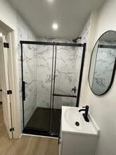 19 Wellington St in Welland, ON - Building Photo - Building Photo