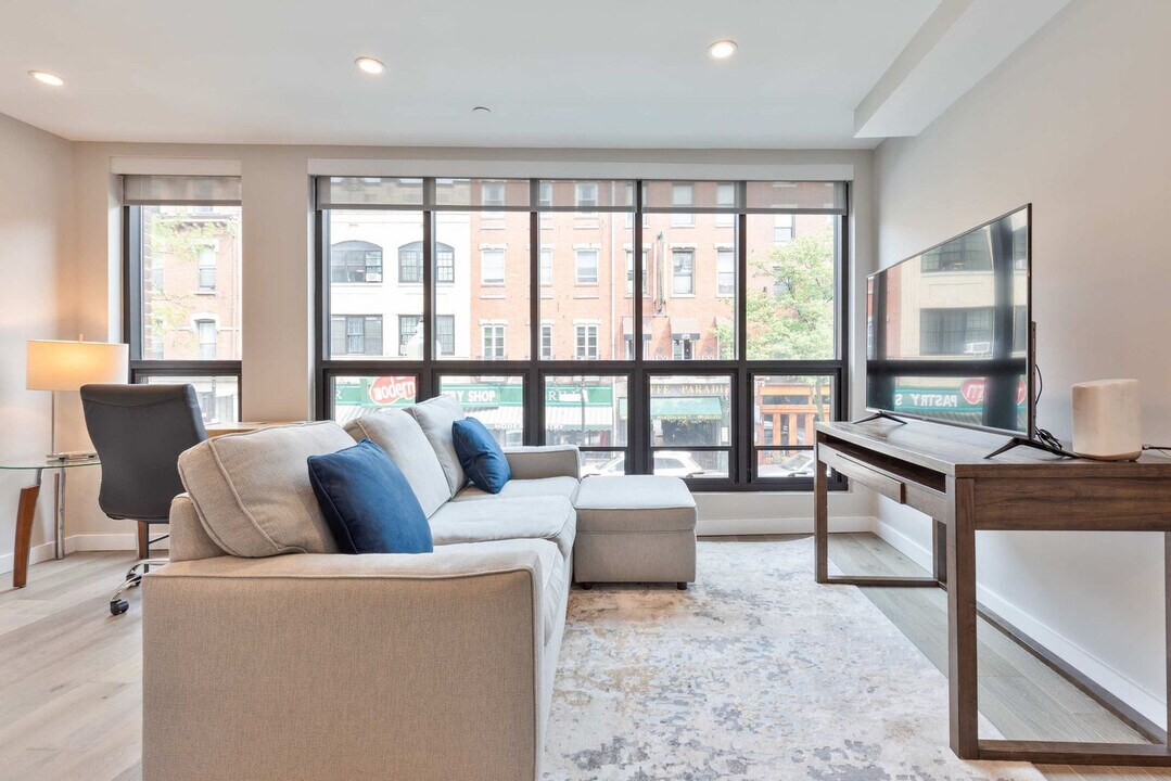 244 Hanover St in Boston, MA - Building Photo
