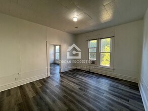 211 N 17th St, Unit 2 in New Castle, IN - Foto de edificio - Building Photo