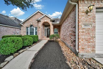 25604 Southwood Oaks Ct in Porter, TX - Building Photo - Building Photo