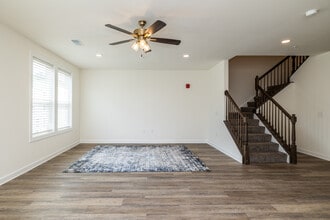 Fields of Aberdeen in Aberdeen, MD - Foto de edificio - Interior Photo