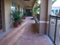 319 Villa Cir in Boynton Beach, FL - Foto de edificio - Building Photo