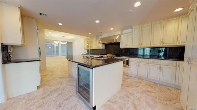 22500 N Summit Ridge Cir