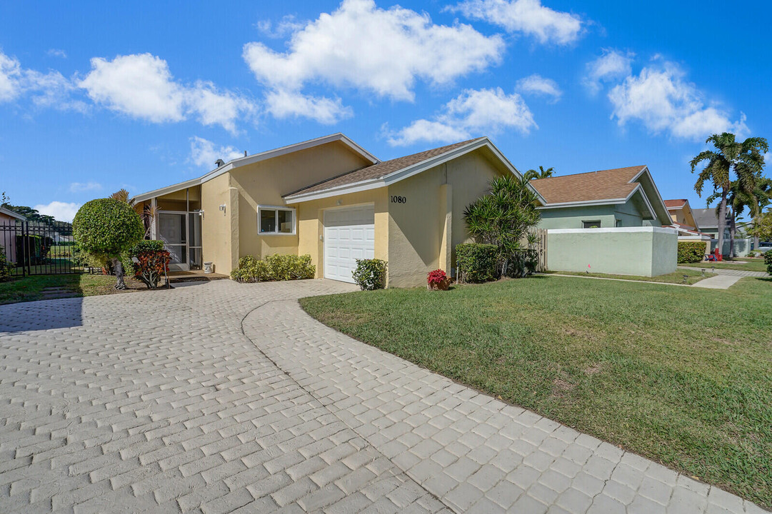 1080 NW 20th Ave in Delray Beach, FL - Building Photo