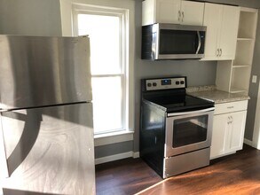 324 W Lima St, Unit Lower in Findlay, OH - Foto de edificio - Building Photo