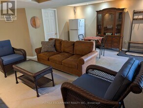 45 Pirie Dr in Hamilton, ON - Building Photo - Building Photo