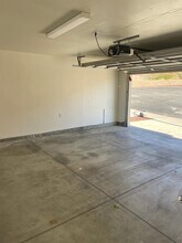 2424 Crest View Ct in Rosamond, CA - Building Photo - Building Photo
