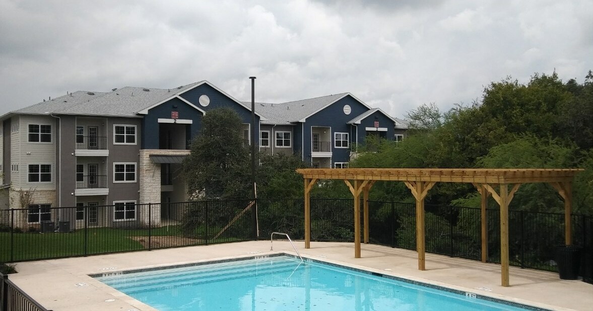 Oak Valley Apartments in San Antonio, TX - Building Photo