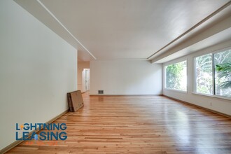 1323-1323 N Harper Ave in Los Angeles, CA - Building Photo - Building Photo