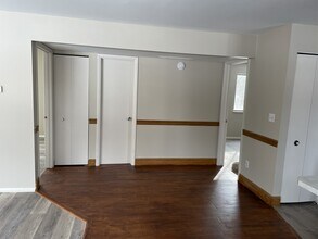 1562 Mac Dr, Unit 2 in Stow, OH - Foto de edificio - Building Photo