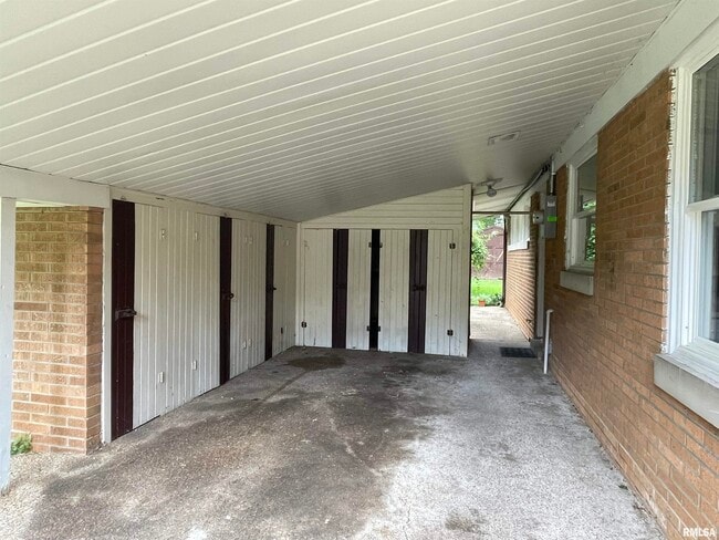 2219 North St in Pekin, IL - Building Photo - Building Photo