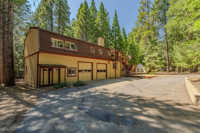 26010 Sugar Pine Dr in Pioneer, CA - Building Photo - Building Photo