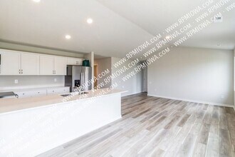 1129 NE 56th St in Ankeny, IA - Building Photo - Building Photo