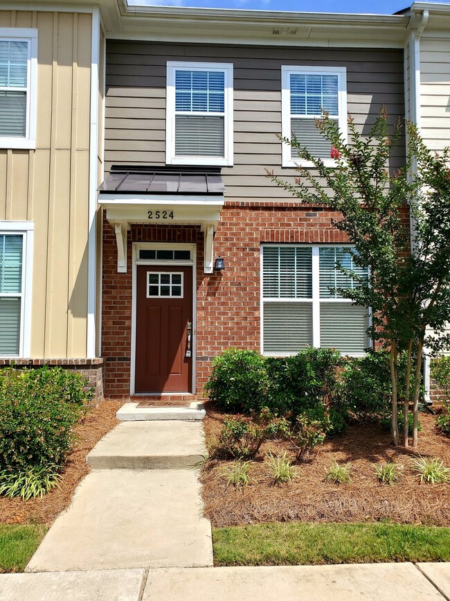 property at 2524 Tranquil Oak Pl