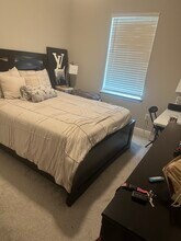 6493 Cyrils Dr in St. Cloud, FL - Foto de edificio - Building Photo