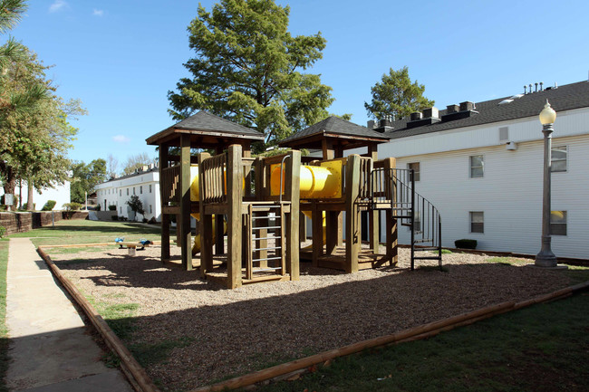 Saratoga Springs in Norman, OK - Building Photo - Building Photo