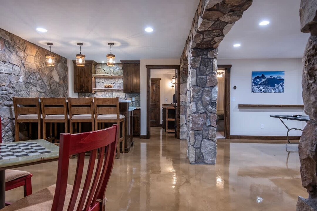 2477 Middle Teton Rd in Driggs, ID - Building Photo