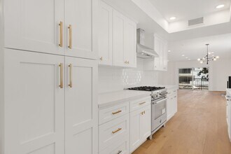 1871 Greenfield Ave, Unit 102 in Los Angeles, CA - Foto de edificio - Building Photo