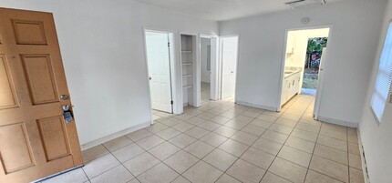 1610 NW 7th Pl in Fort Lauderdale, FL - Building Photo - Building Photo