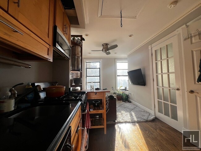 E 9TH ST. in New York, NY - Building Photo - Building Photo