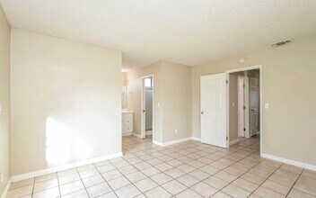 8146 Cottonmill Cir in Sacramento, CA - Building Photo - Building Photo