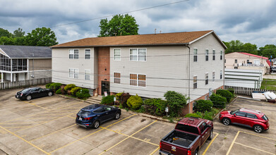 Clement Court in Parkersburg, WV - Building Photo - Building Photo