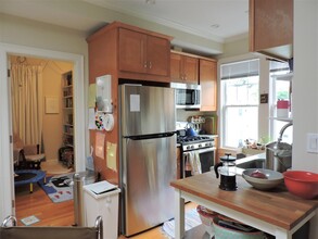 28 Marney St, Unit 3 in Cambridge, MA - Building Photo - Building Photo