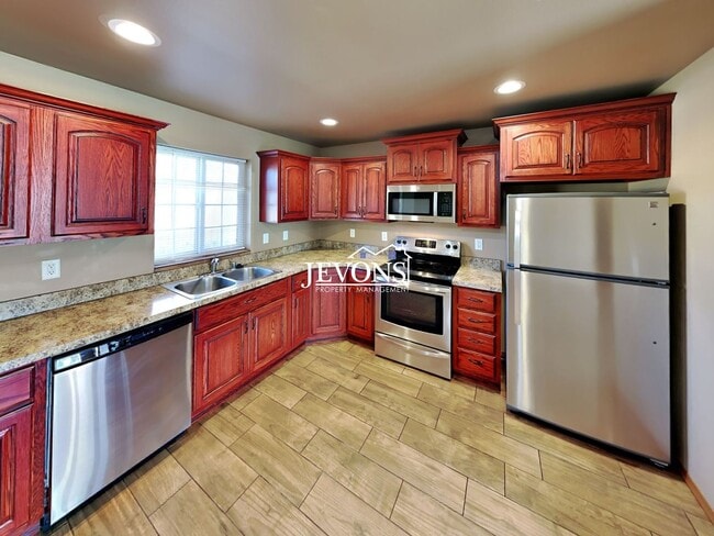 property at 1415 S 16th Ave