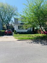 4207 Glenmore Ave, Unit Little Quiet In The City