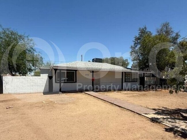 property at 2302 E Yale St