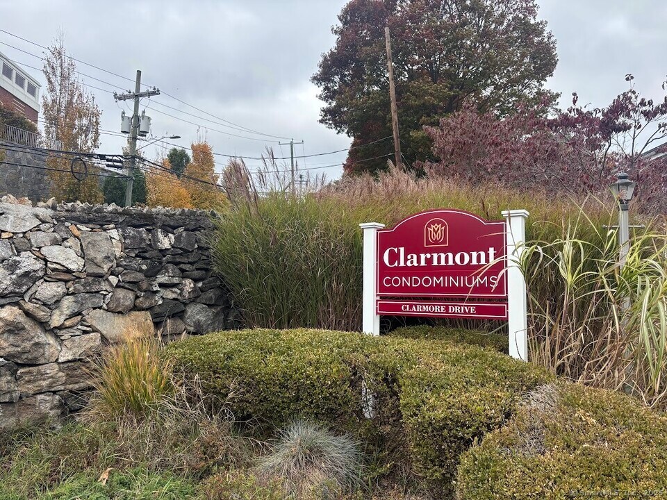 5 Clarmore Dr in Norwalk, CT - Building Photo