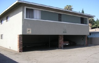 9252 Somerset Blvd Apartments