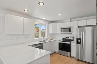 1309 W Maple Ave in Meridian, ID - Building Photo - Building Photo